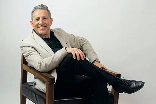 Contratar a ALEJANDRO GARDINETTI Contacto al: 011 5452-1766