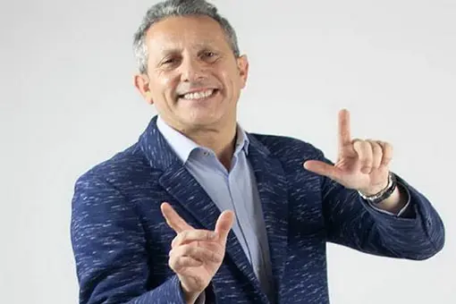 Contratar a ALEJANDRO GARDINETTI Contacto al: 011 5452-1766